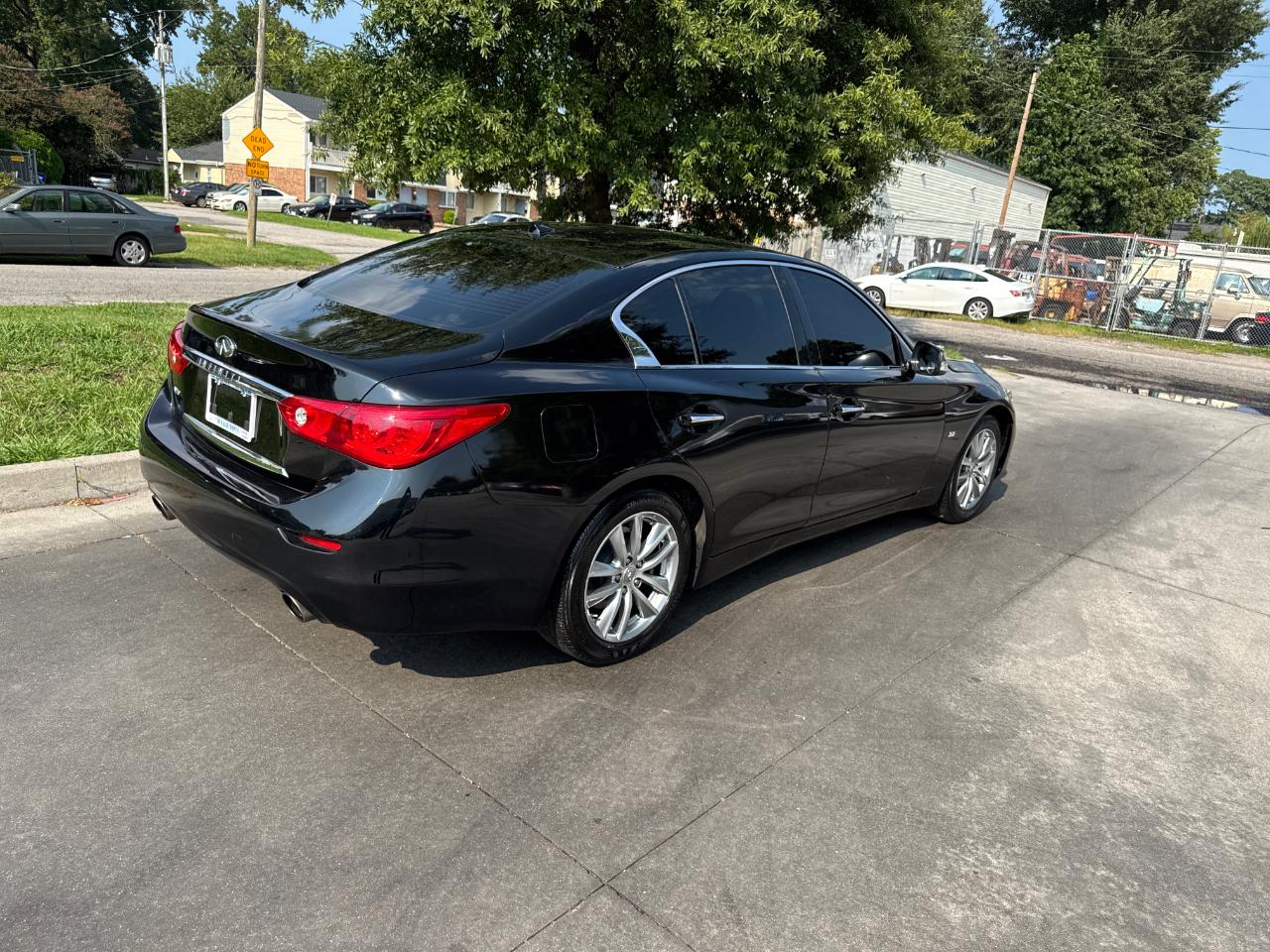 Infiniti Q50 4dr Sdn Premium AWD 2015