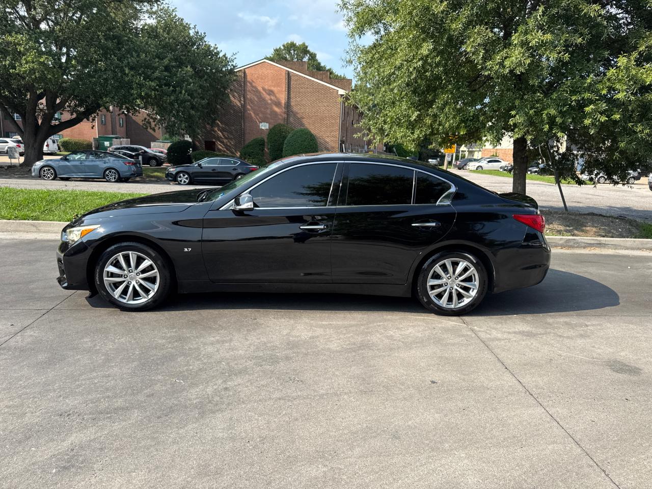 Infiniti Q50 4dr Sdn Premium AWD 2015