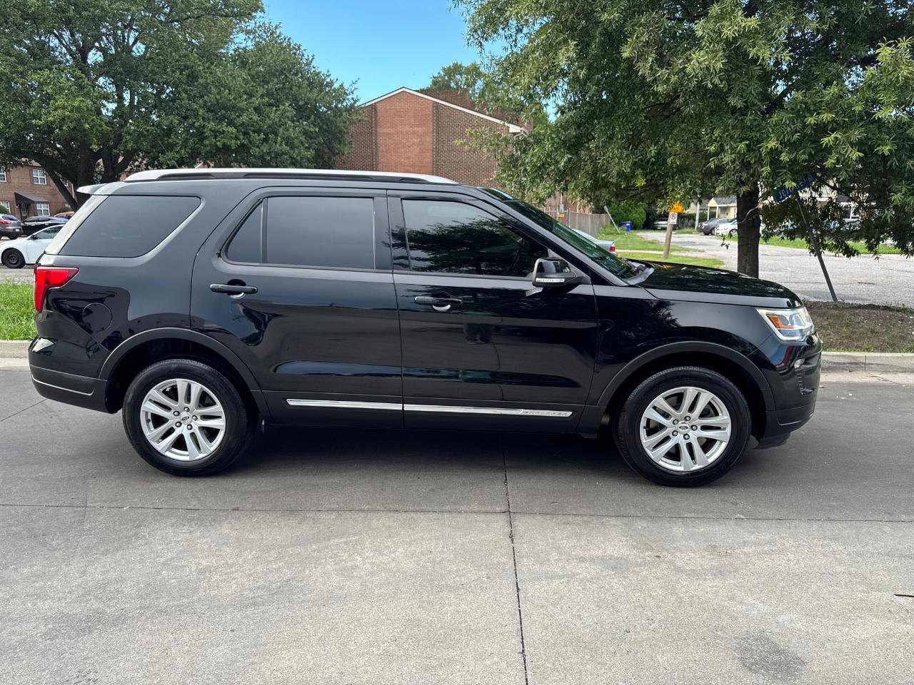 Ford Explorer XLT 4WD 2018