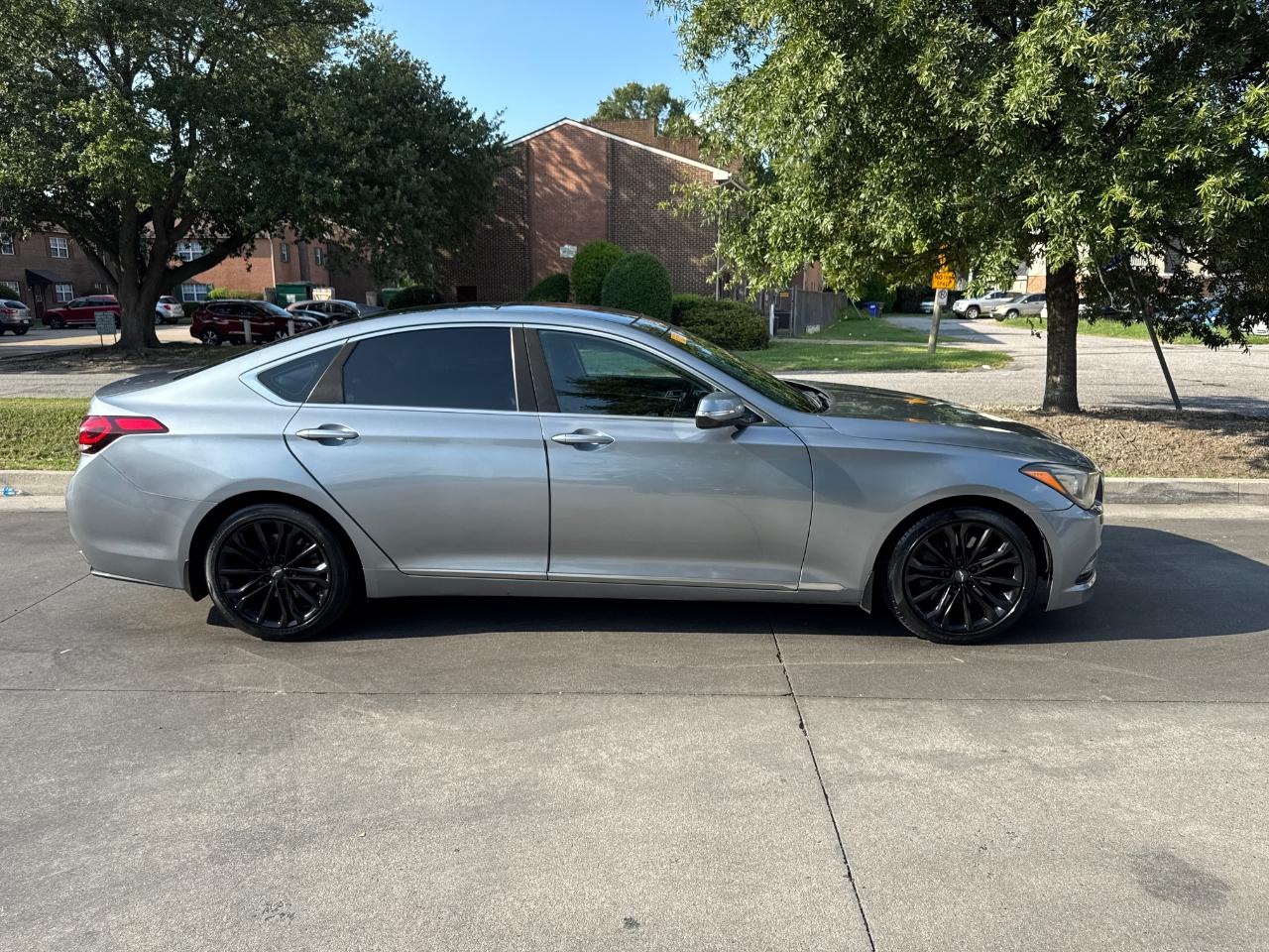 Hyundai Genesis  2015
