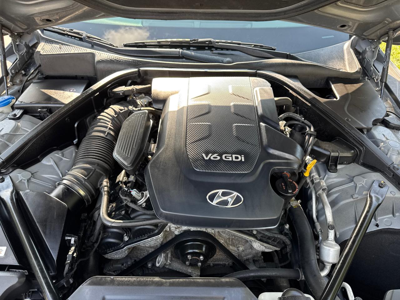 Hyundai Genesis  2015