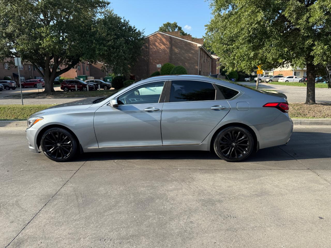 Hyundai Genesis  2015