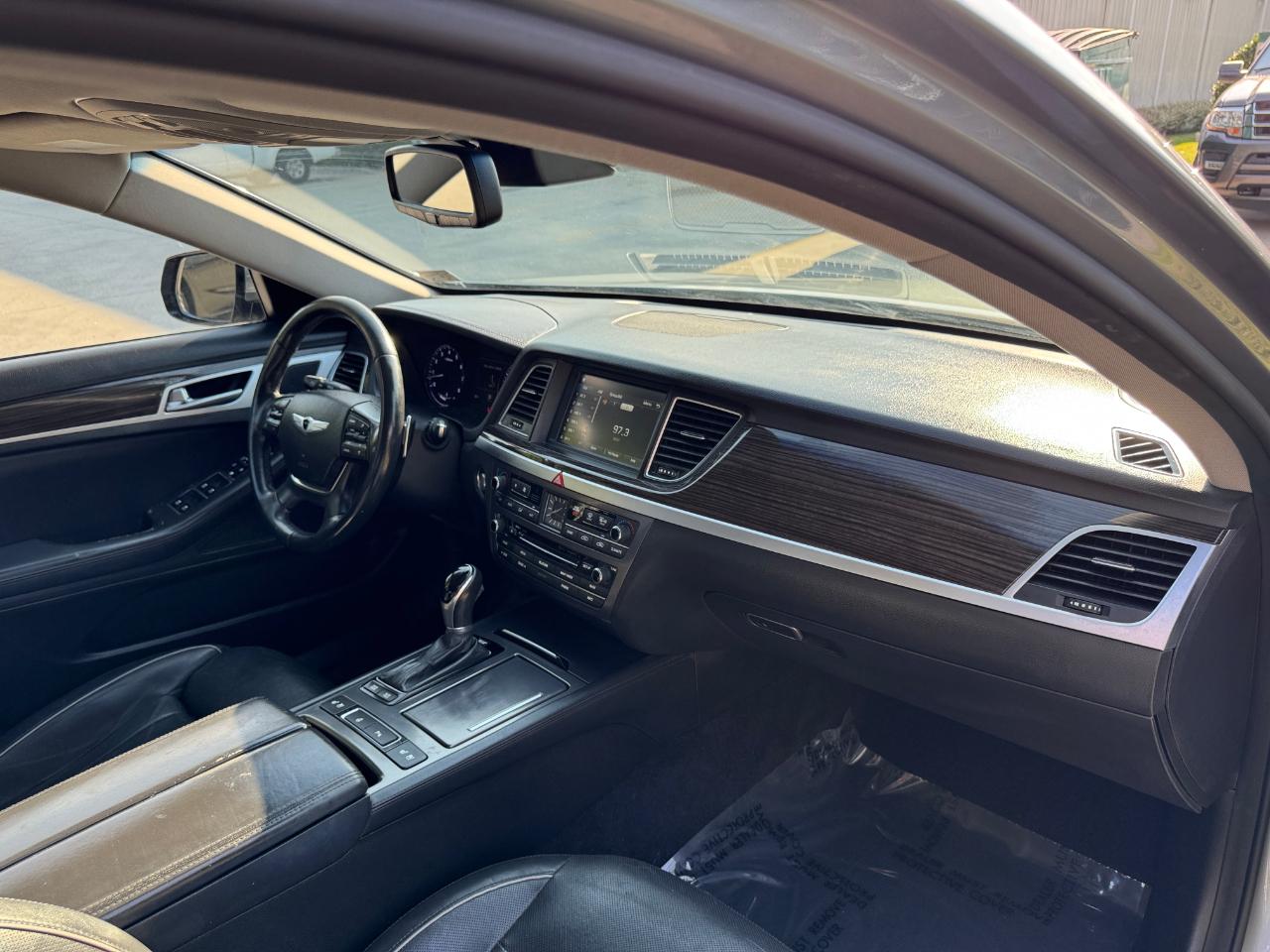 Hyundai Genesis  2015