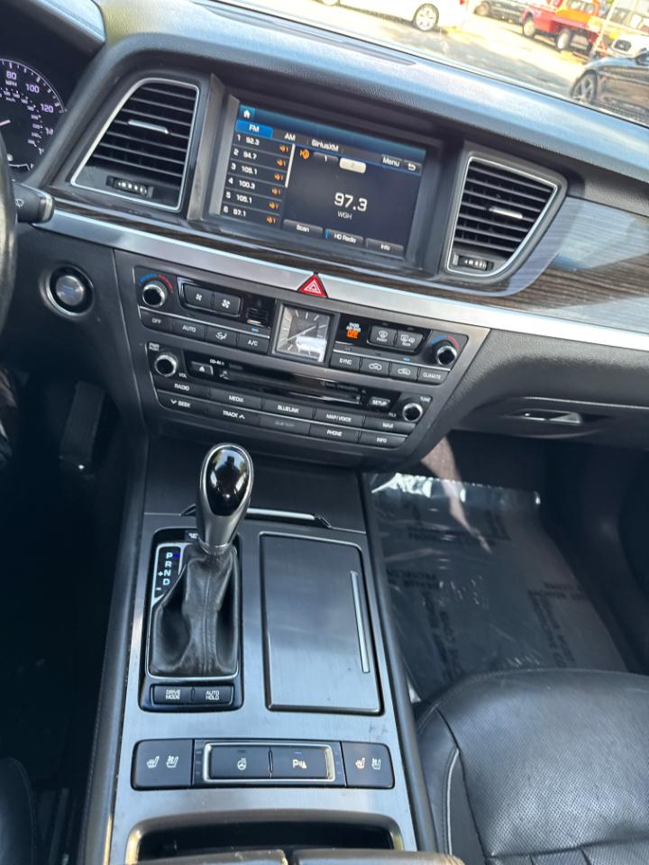 Hyundai Genesis  2015