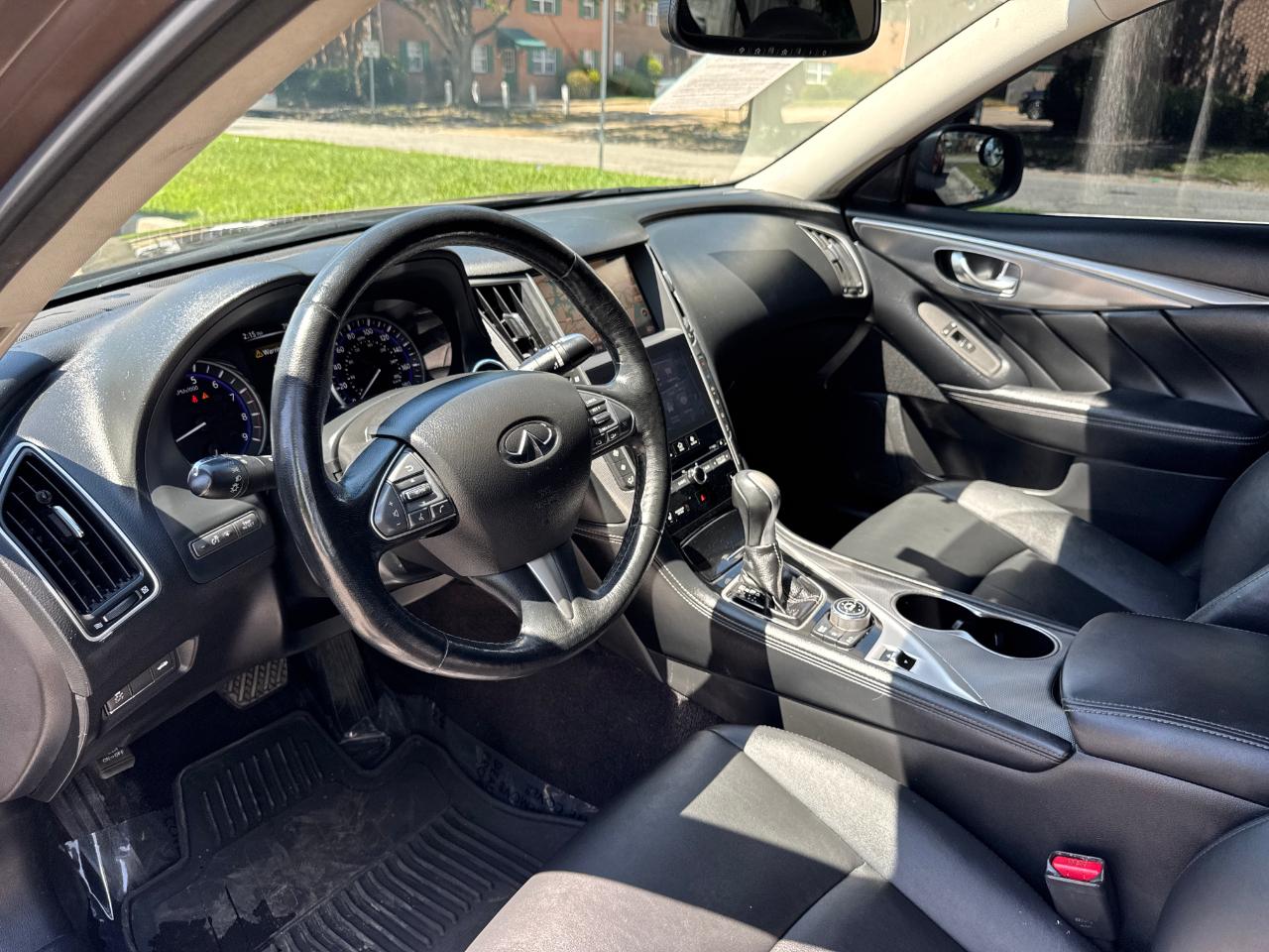 Infiniti Q50 4dr Sdn 3.0t Premium AWD 2016