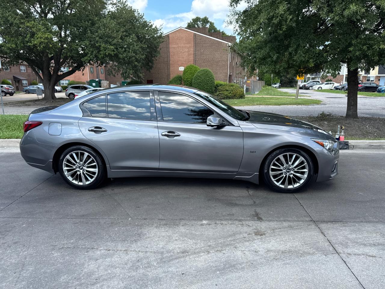 Infiniti Q50 3.0t LUXE AWD 2018