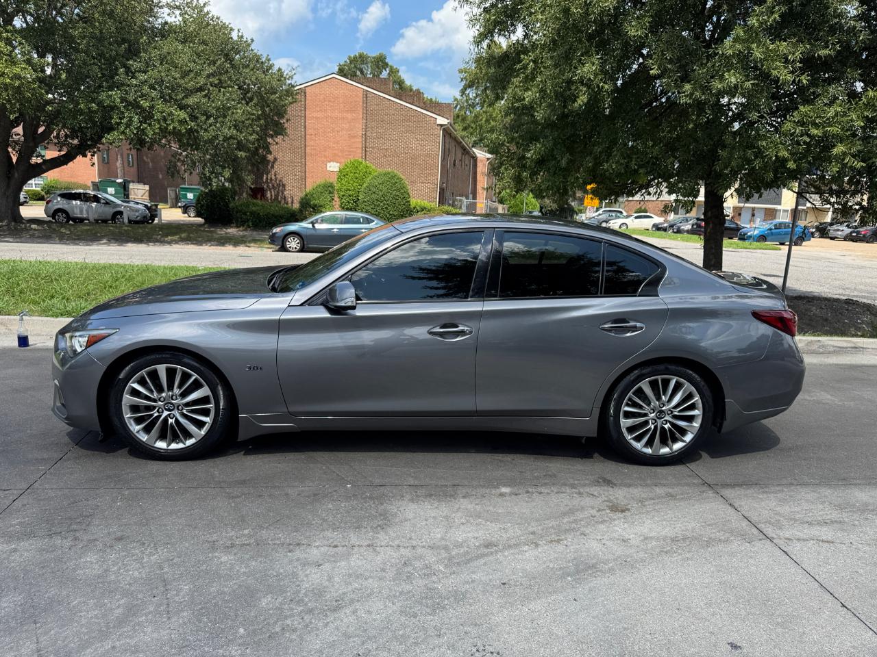 Infiniti Q50 3.0t LUXE AWD 2018