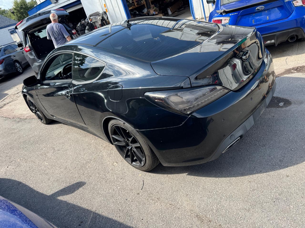Hyundai Genesis Coupe 2dr I4 2.0T Auto Premium 2014