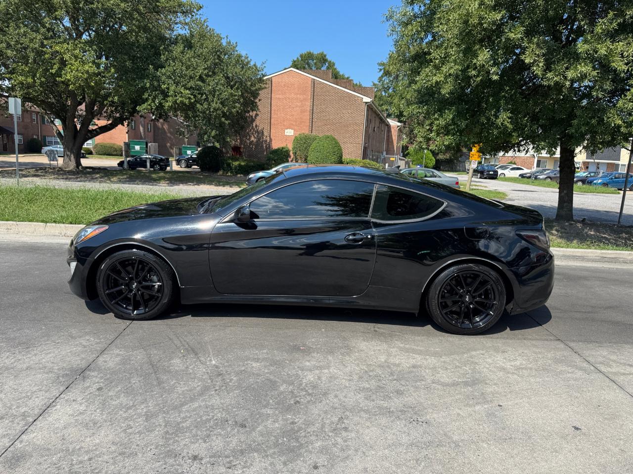 Hyundai Genesis Coupe 2dr I4 2.0T Auto Premium 2014