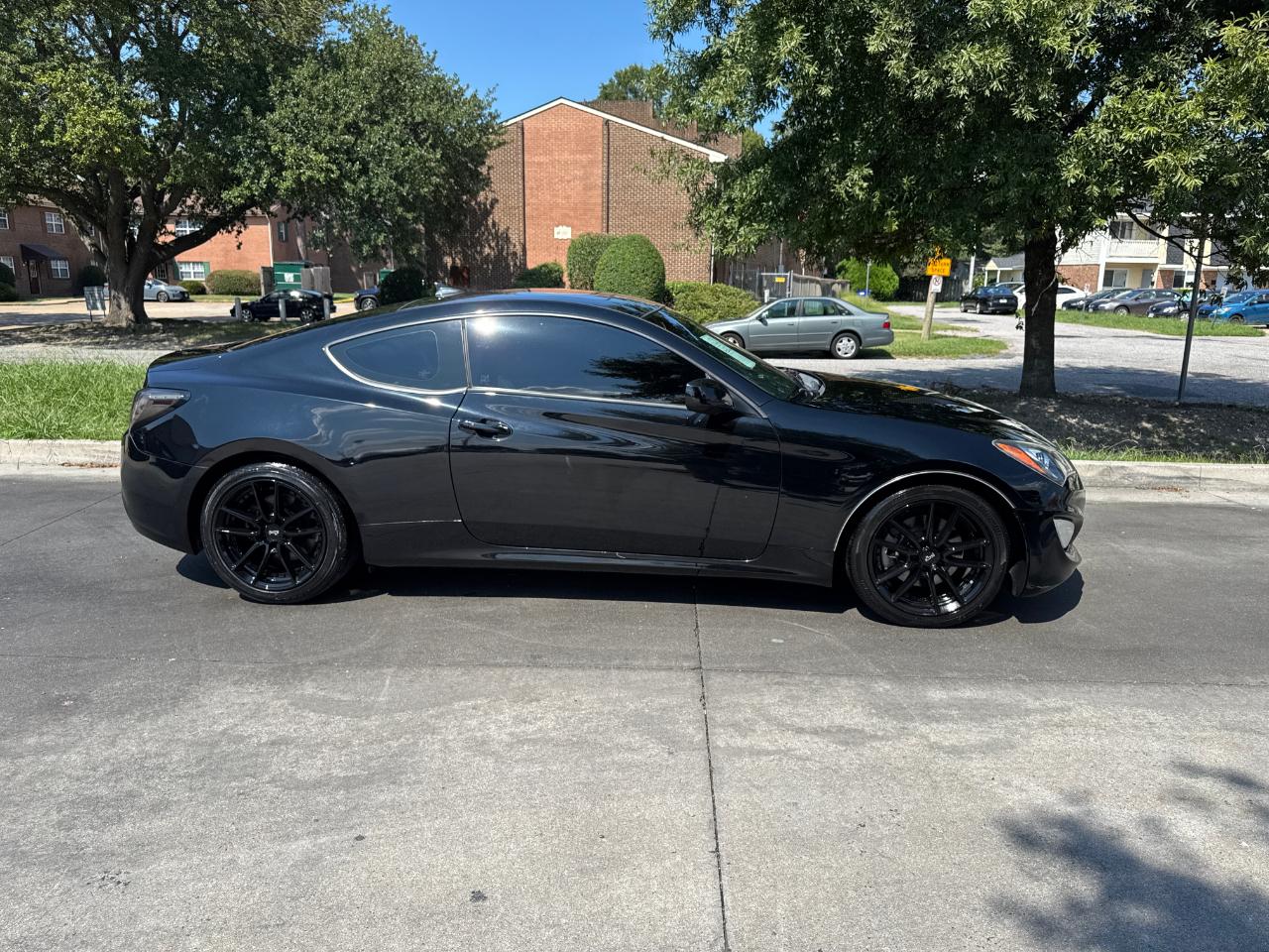 Hyundai Genesis Coupe 2dr I4 2.0T Auto Premium 2014