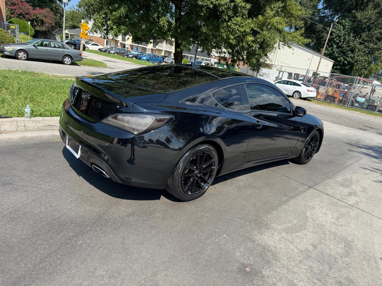 Hyundai Genesis Coupe 2dr I4 2.0T Auto Premium 2014