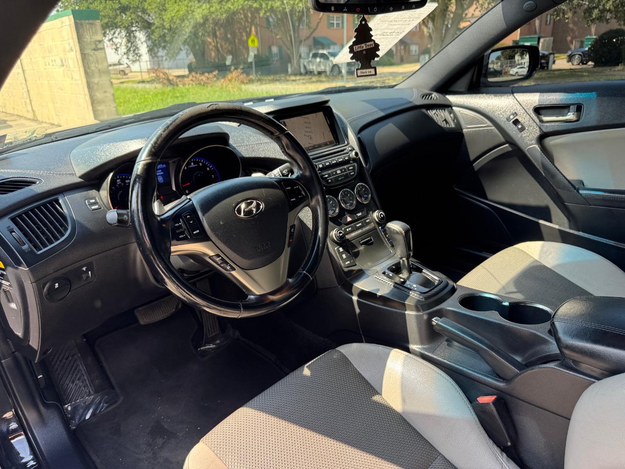 Hyundai Genesis Coupe 2dr I4 2.0T Auto Premium 2014