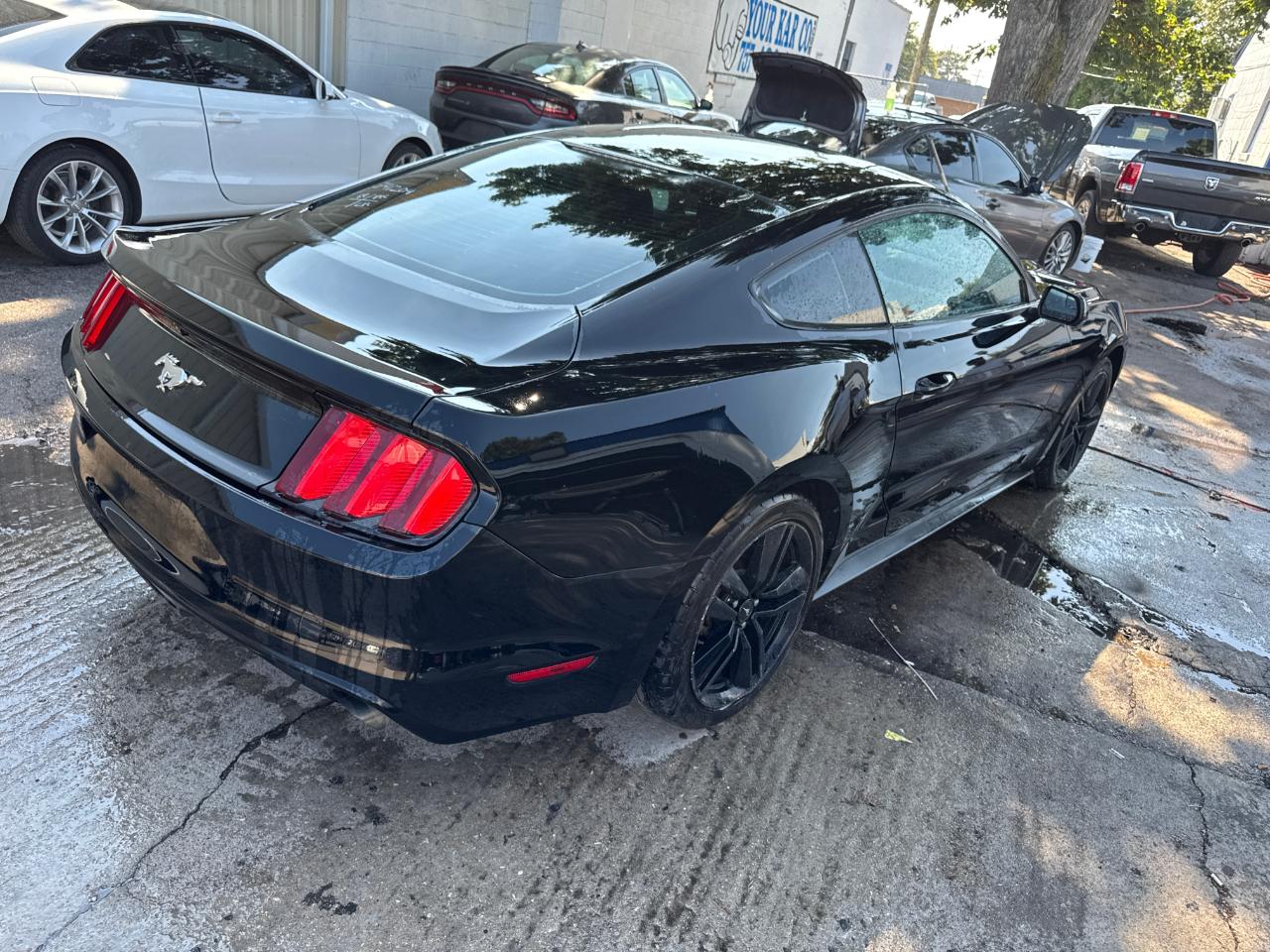 Ford Mustang 2dr Fastback EcoBoost 2015
