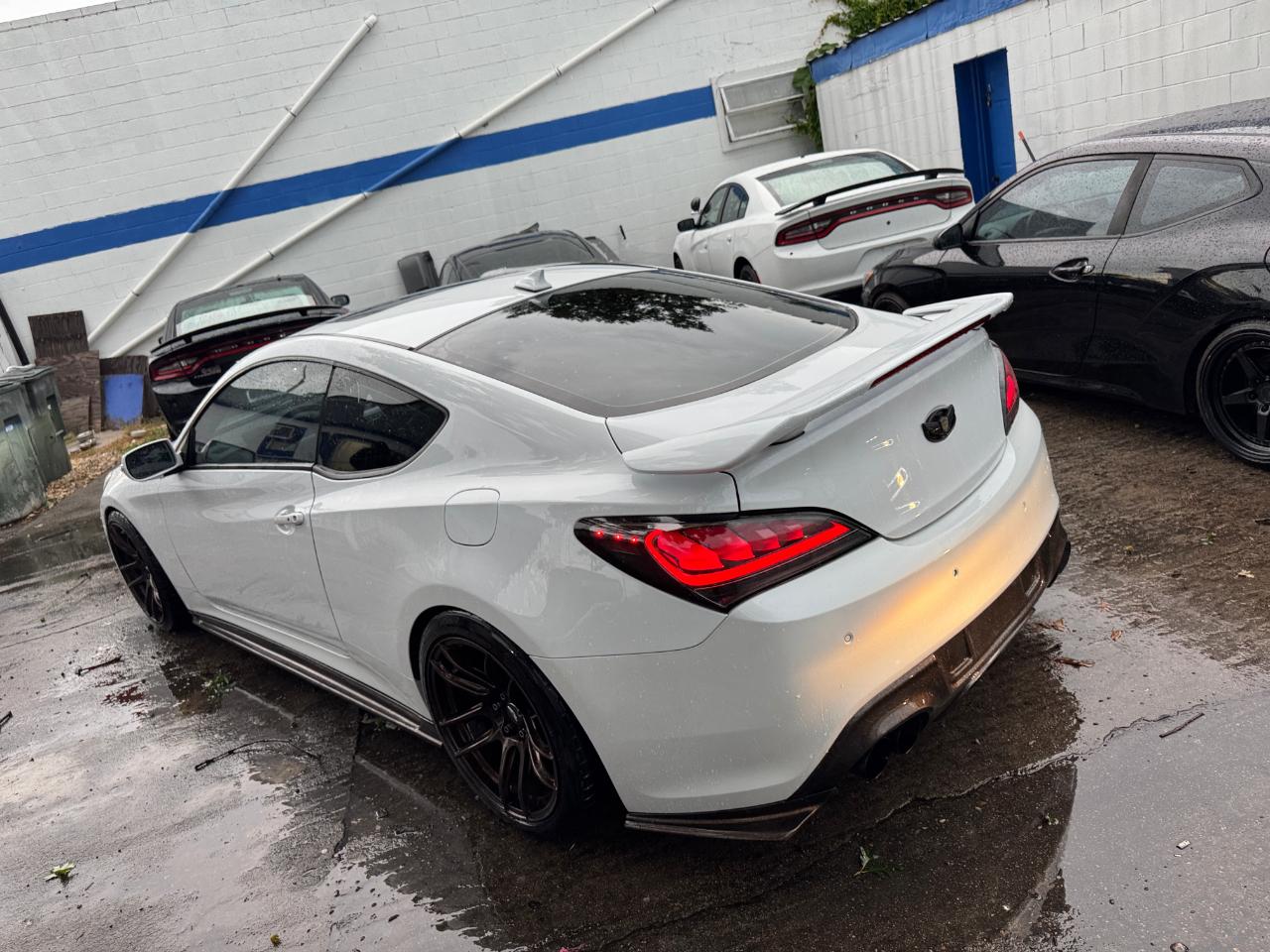 Hyundai Genesis Coupe 2dr 3.8L Auto Ultimate w/Black Seats 2016