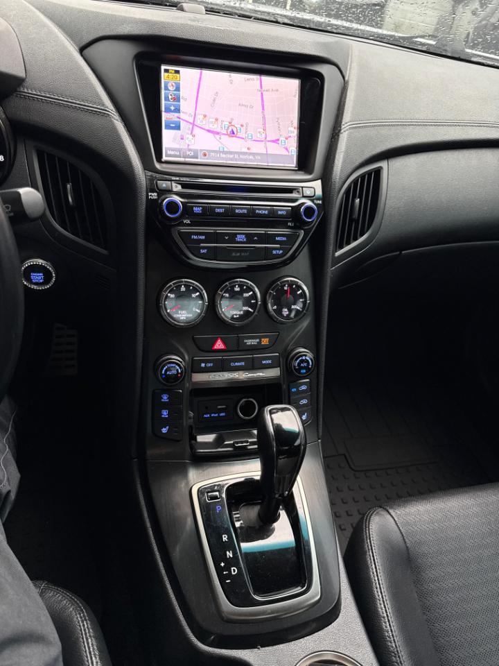 Hyundai Genesis Coupe 2dr 3.8L Auto Ultimate w/Black Seats 2016
