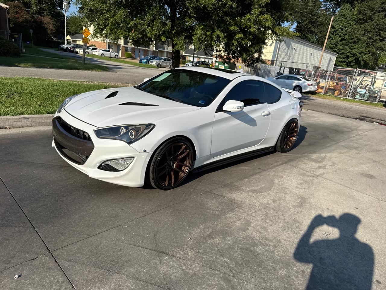 Hyundai Genesis Coupe 2dr 3.8L Auto Ultimate w/Black Seats 2016