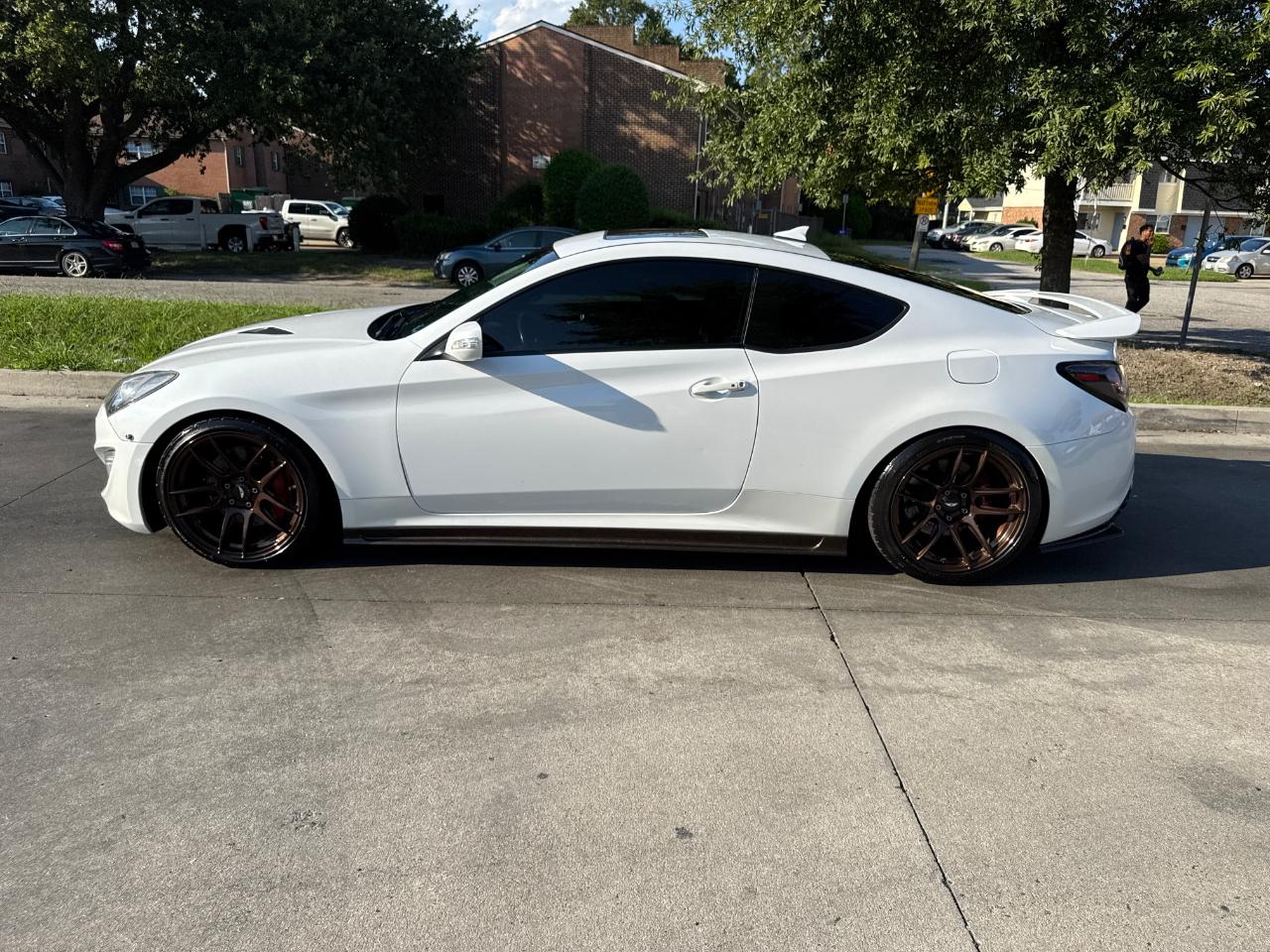 Hyundai Genesis Coupe 2dr 3.8L Auto Ultimate w/Black Seats 2016