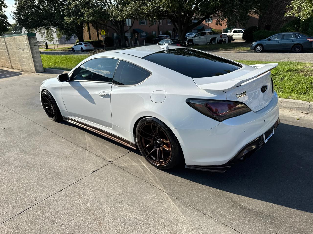 Hyundai Genesis Coupe 2dr 3.8L Auto Ultimate w/Black Seats 2016