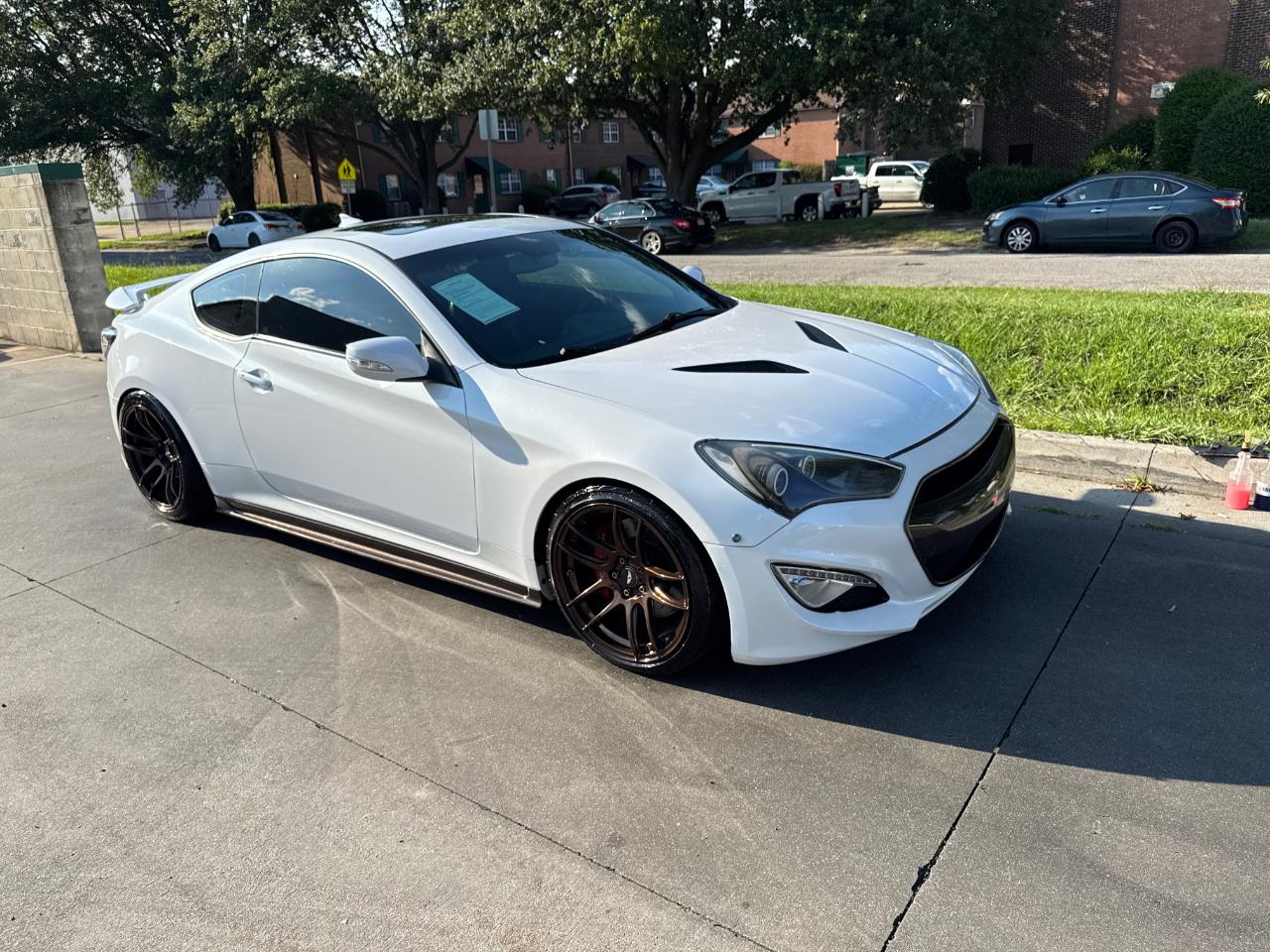 Hyundai Genesis Coupe 2dr 3.8L Auto Ultimate w/Black Seats 2016