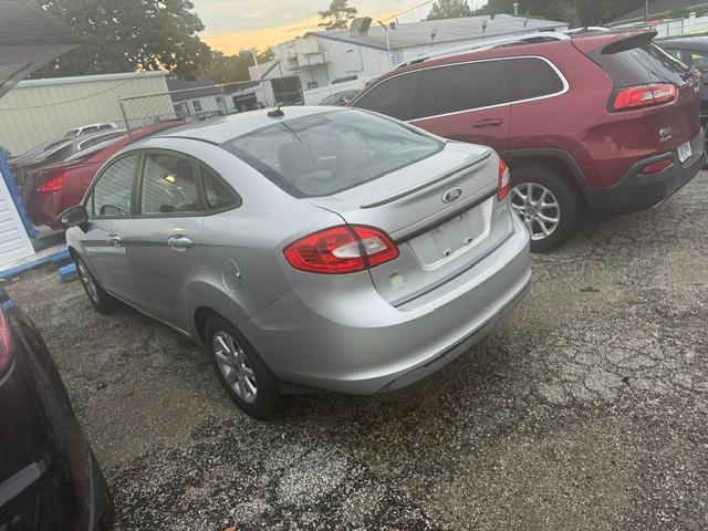 Ford Fiesta 4dr Sdn SE 2011