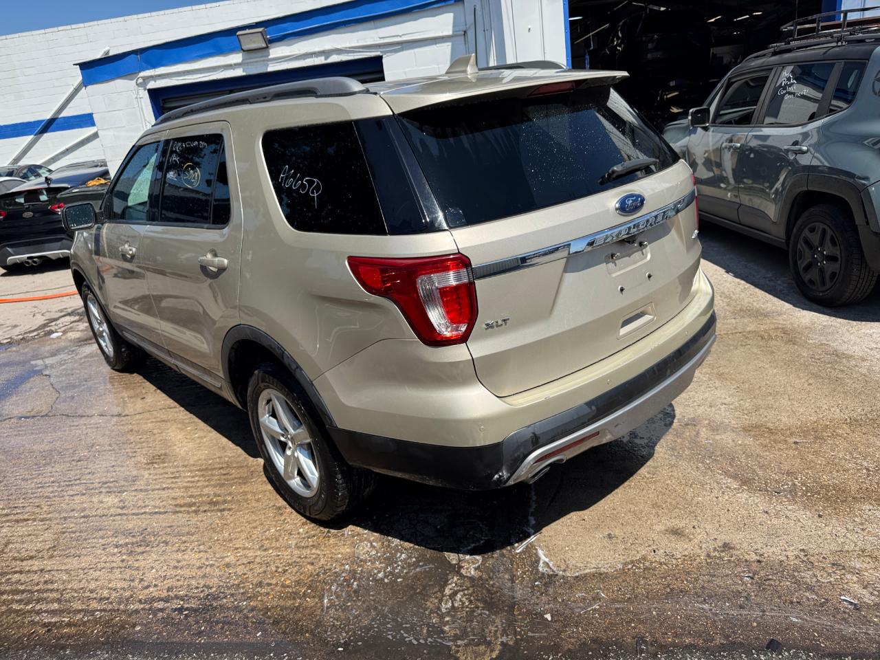 Ford Explorer XLT 4WD 2017