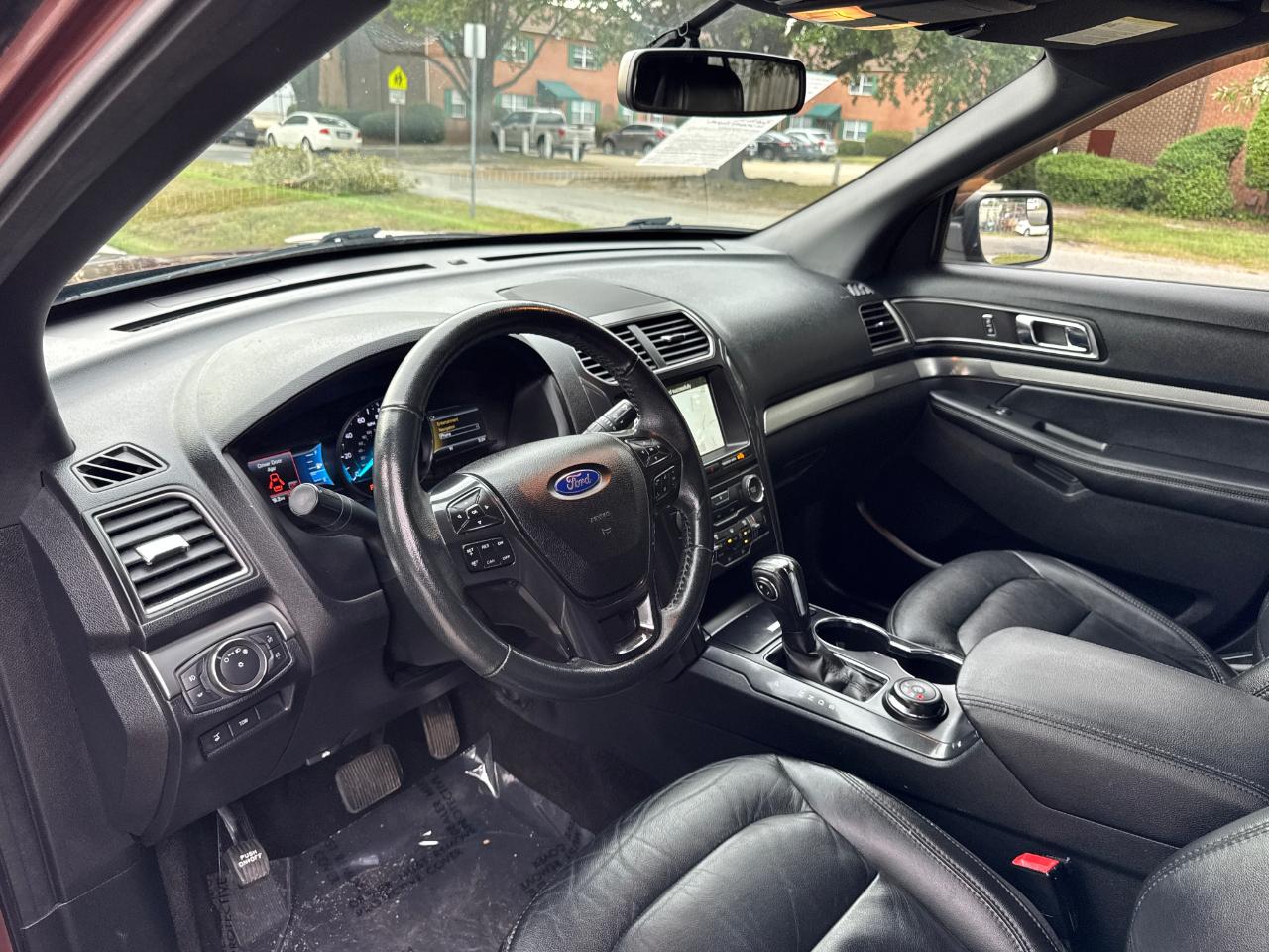 Ford Explorer XLT 4WD 2018