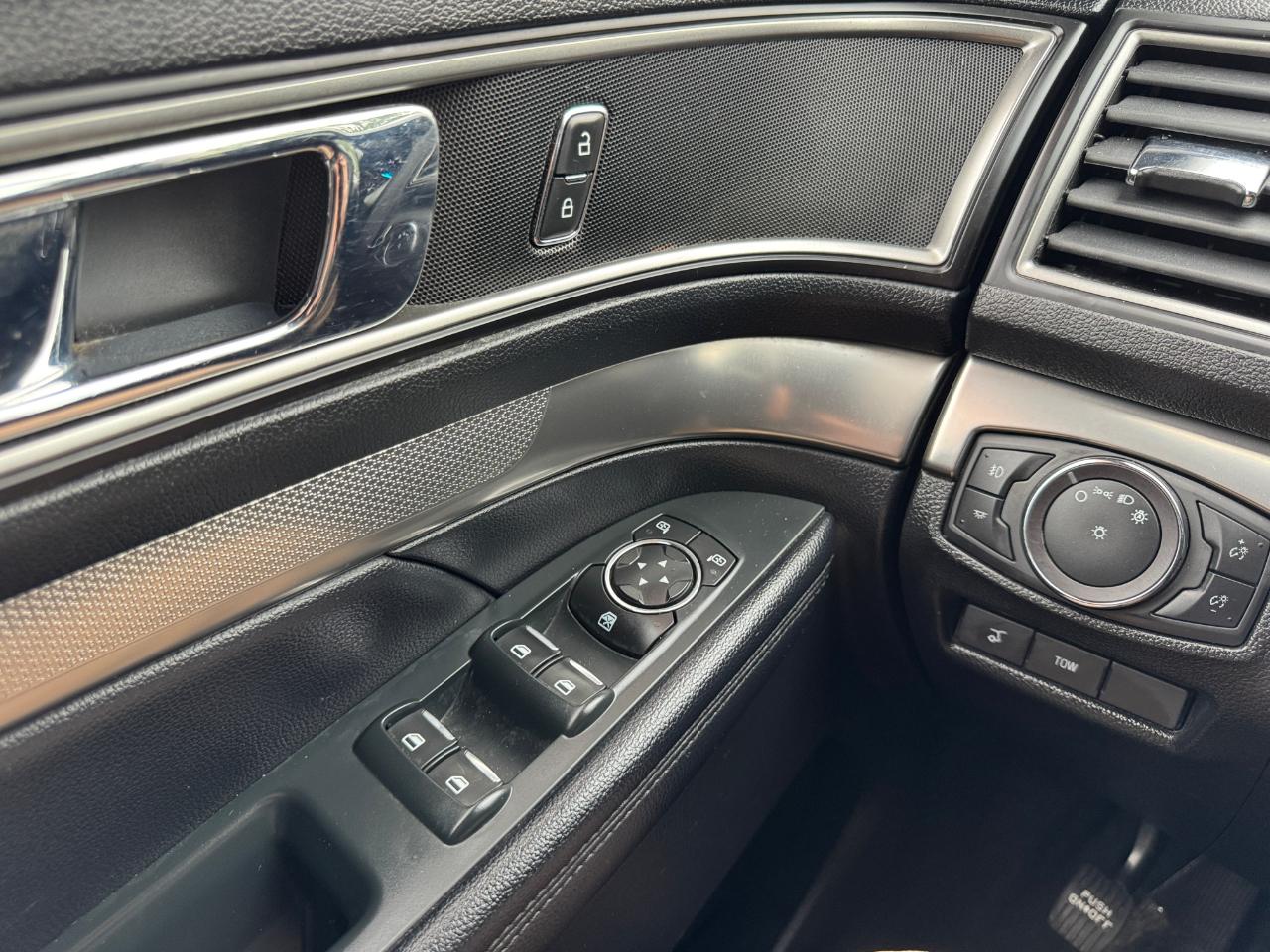 Ford Explorer XLT 4WD 2018