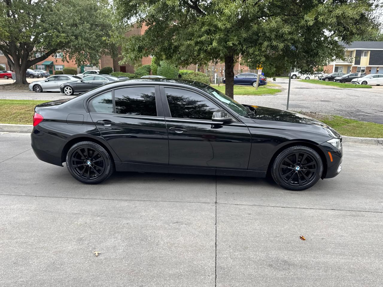 BMW 3 Series 320i xDrive Sedan 2017