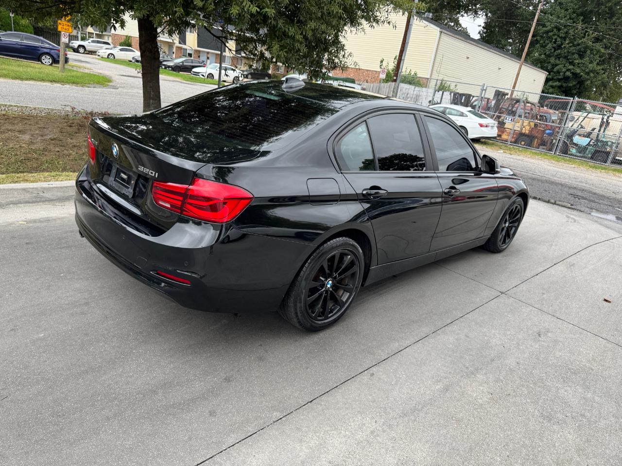 BMW 3 Series 320i xDrive Sedan 2017