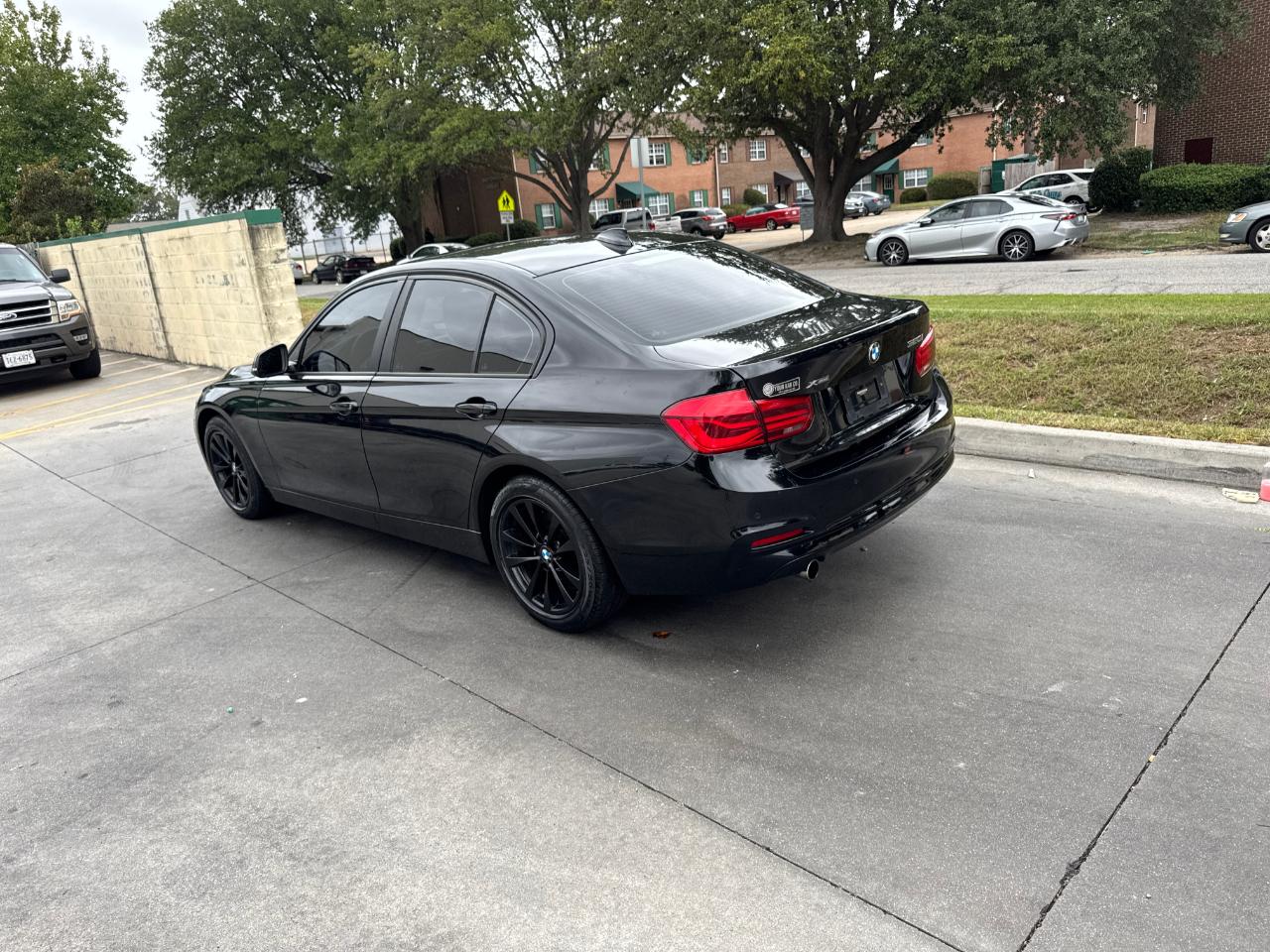 BMW 3 Series 320i xDrive Sedan 2017