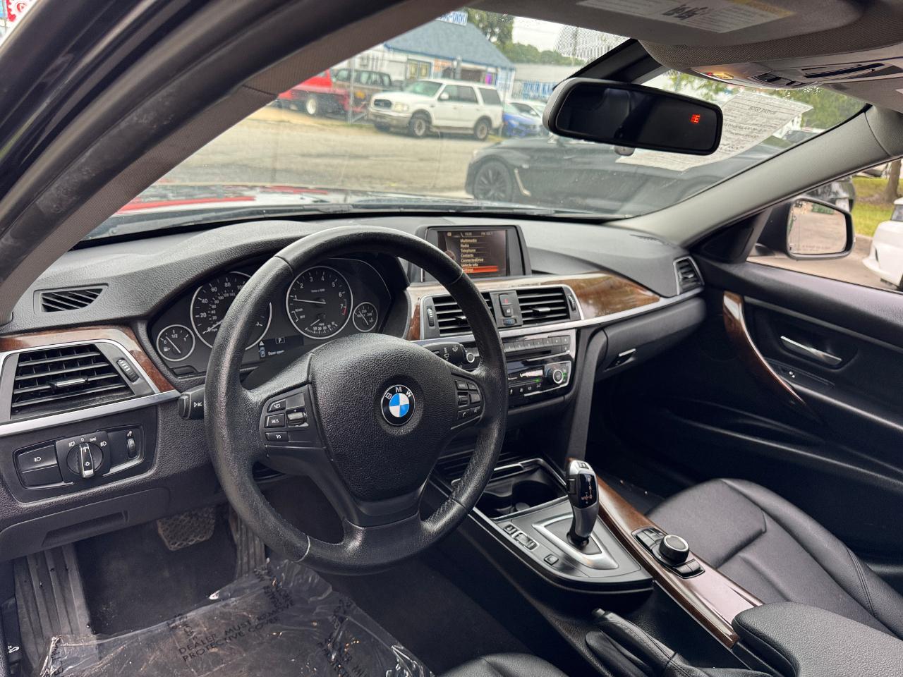BMW 3 Series 320i xDrive Sedan 2017