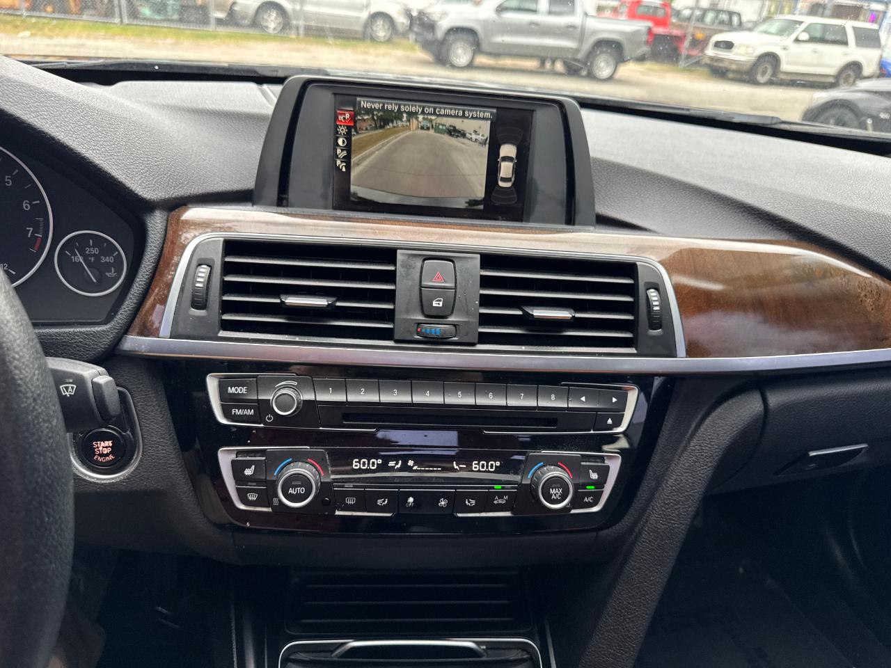 BMW 3 Series 320i xDrive Sedan 2017