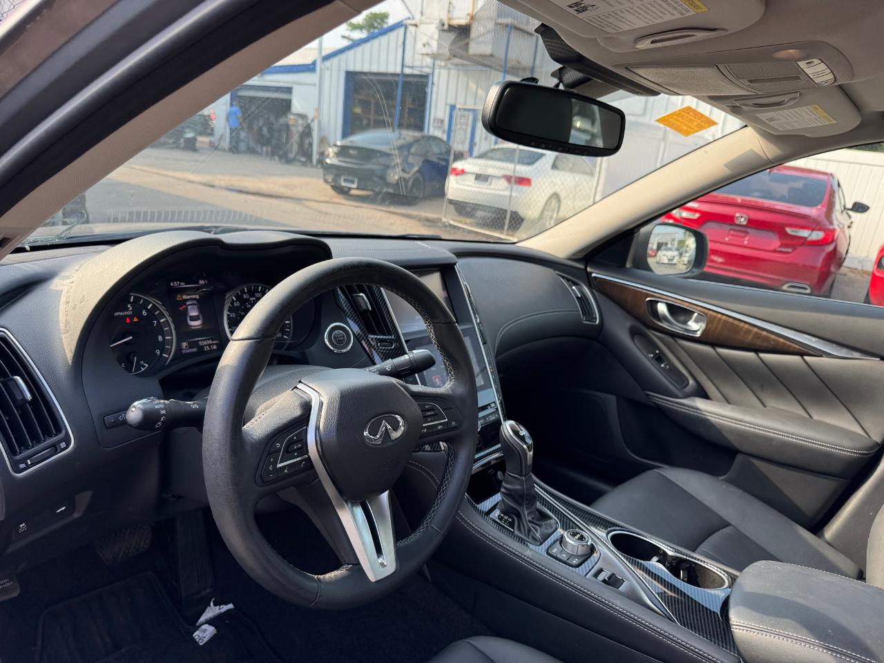 Infiniti Q50 3.0t LUXE AWD 2018