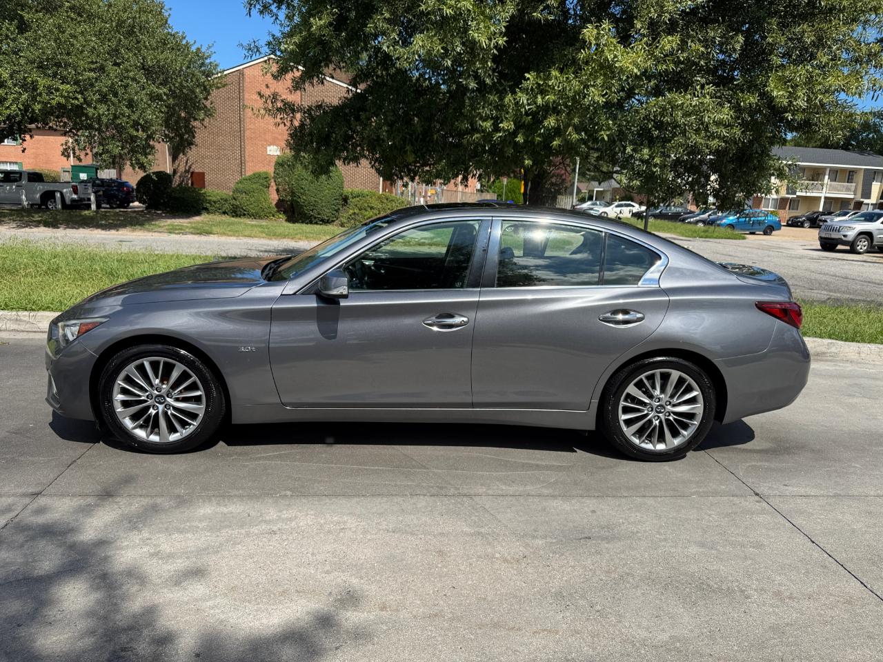 Infiniti Q50 3.0t LUXE AWD 2018