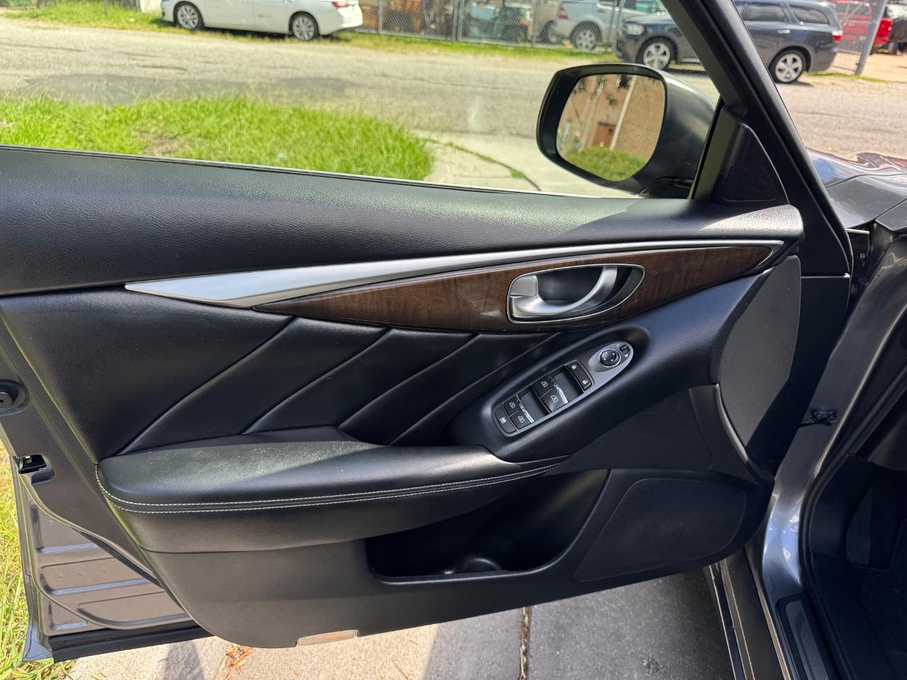 Infiniti Q50 3.0t LUXE AWD 2018