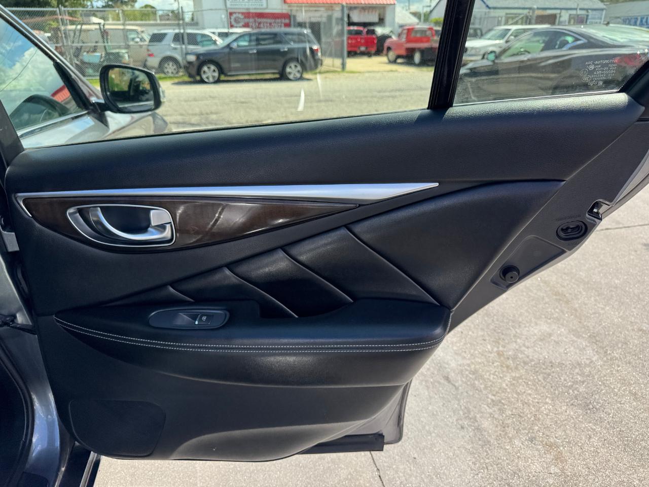 Infiniti Q50 3.0t LUXE AWD 2018