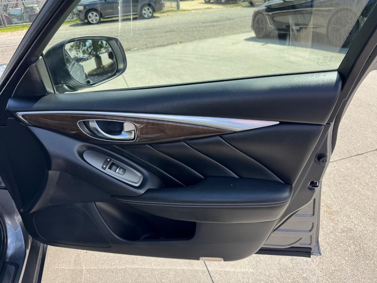Infiniti Q50 3.0t LUXE AWD 2018