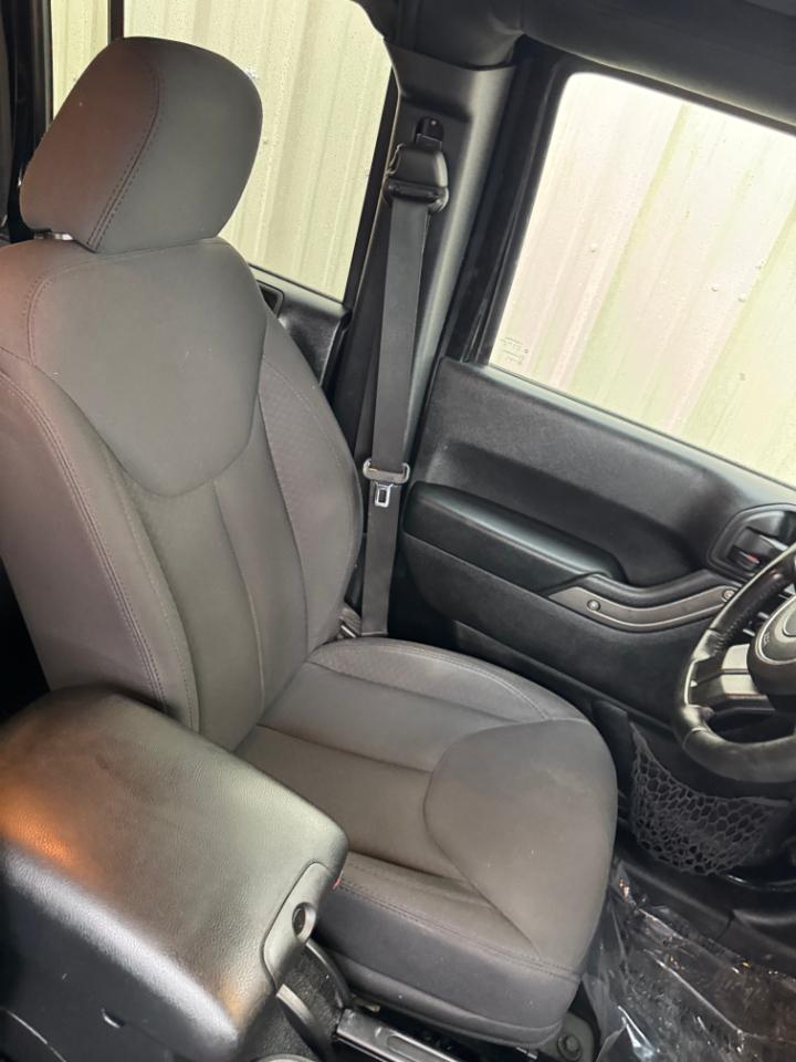 Jeep Wrangler Unlimited 4WD 4dr Sport 2014