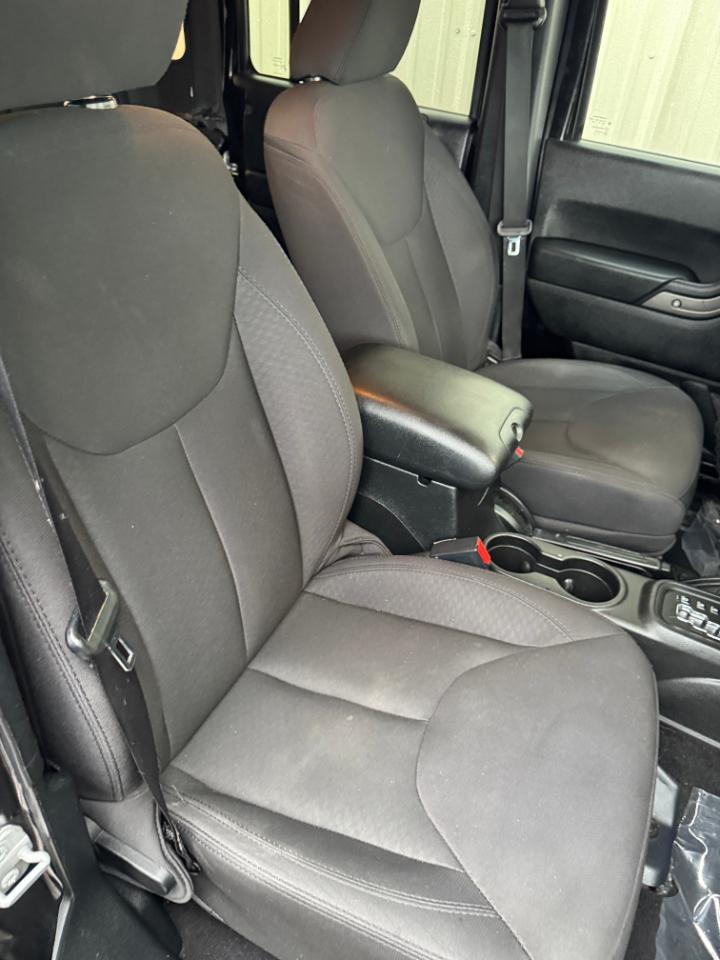 Jeep Wrangler Unlimited 4WD 4dr Sport 2014