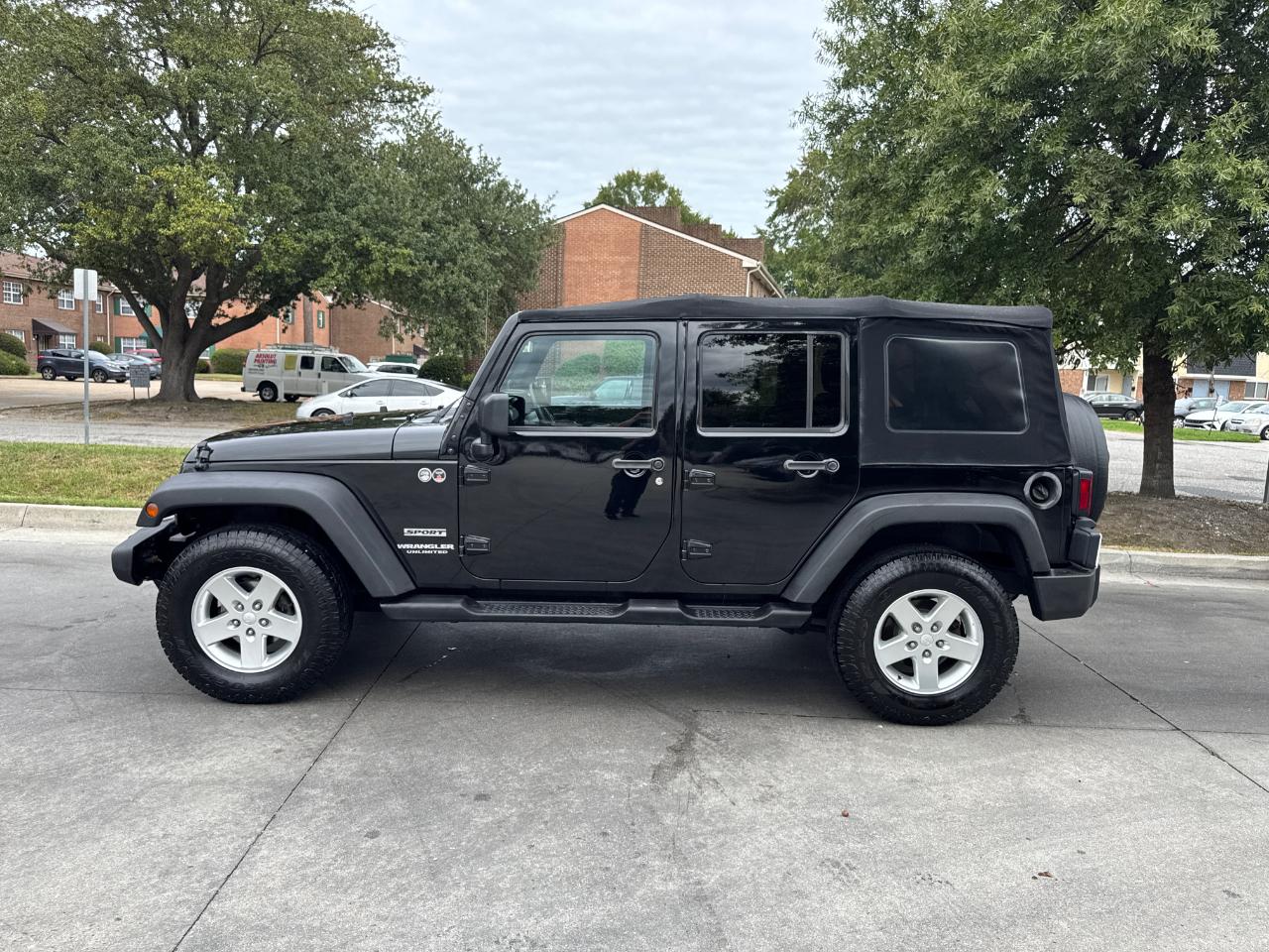 Jeep Wrangler Unlimited 4WD 4dr Sport 2014