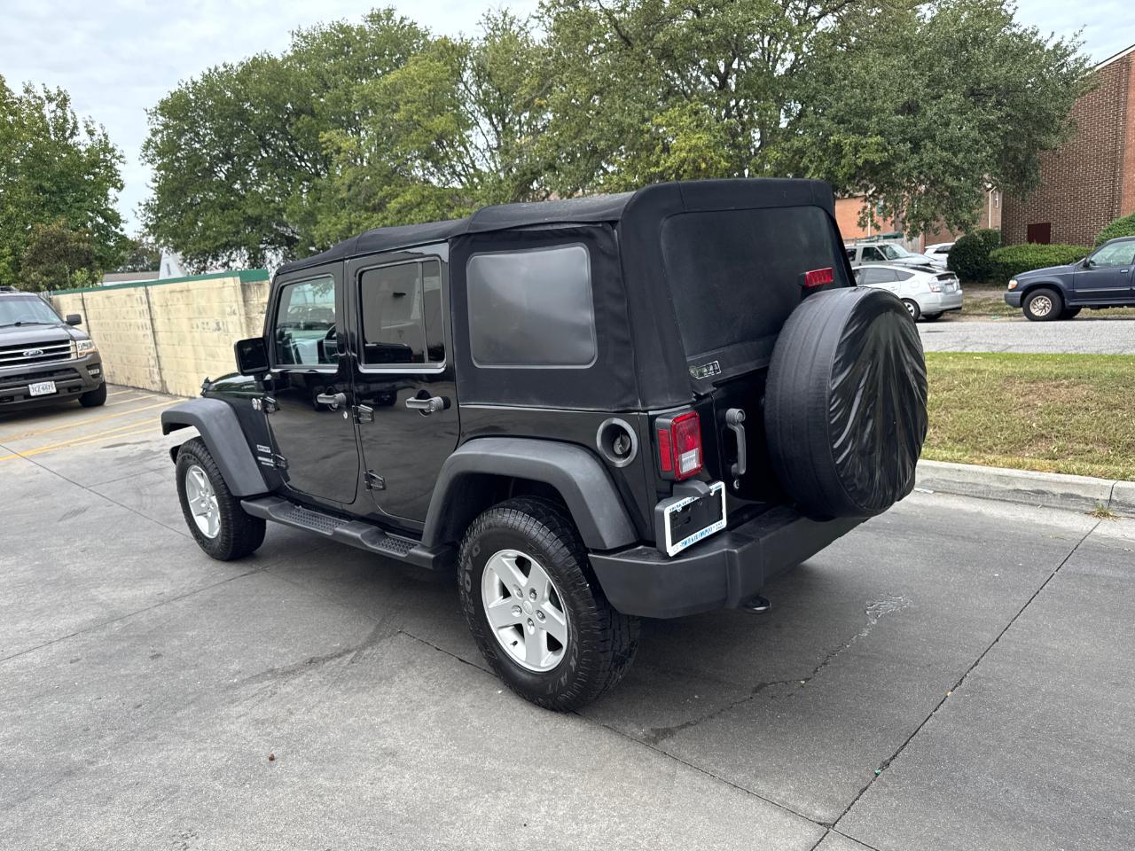 Jeep Wrangler Unlimited 4WD 4dr Sport 2014