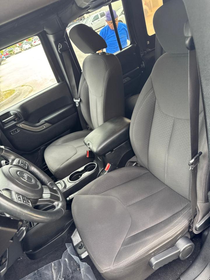 Jeep Wrangler Unlimited 4WD 4dr Sport 2014