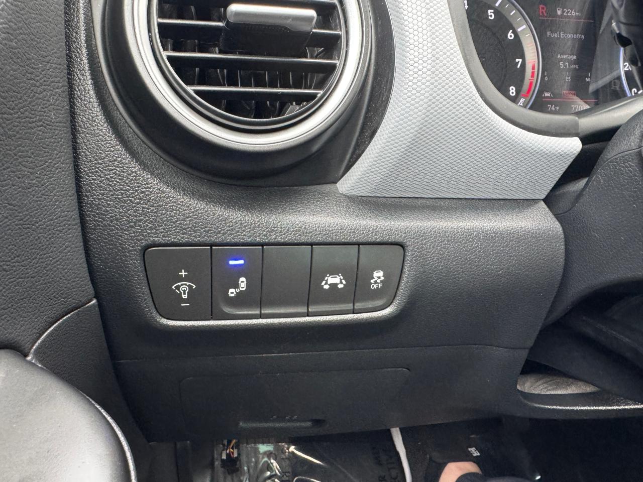 Hyundai Kona Limited DCT FWD 2020