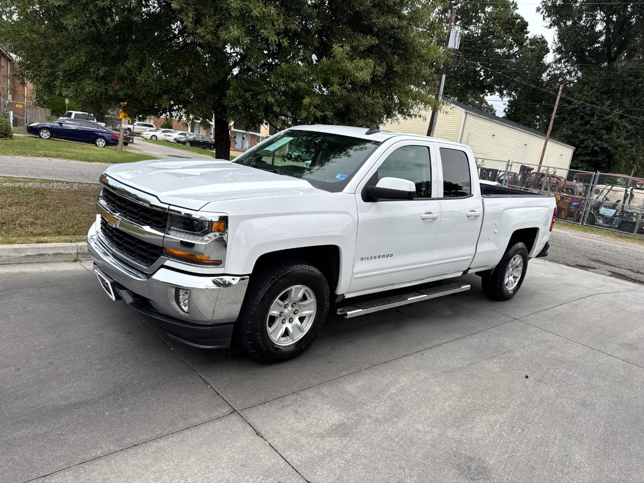 Chevrolet Silverado 1500 4WD Double Cab 143.5" LT w/1LT 2018