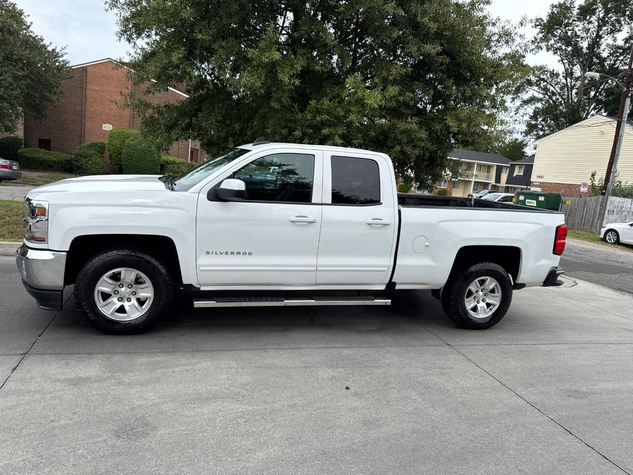 Chevrolet Silverado 1500 4WD Double Cab 143.5" LT w/1LT 2018