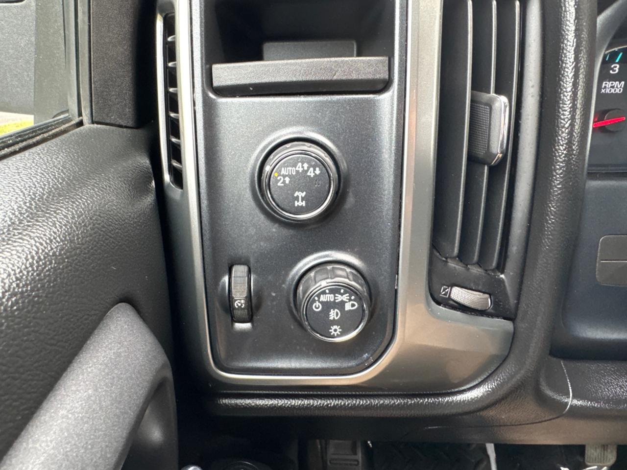 Chevrolet Silverado 1500 4WD Double Cab 143.5" LT w/1LT 2018