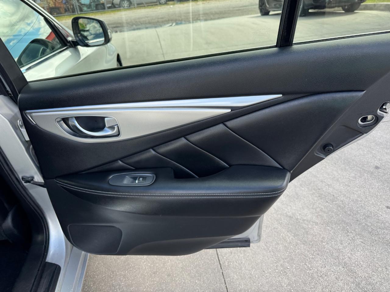Infiniti Q50 3.0t LUXE AWD 2019