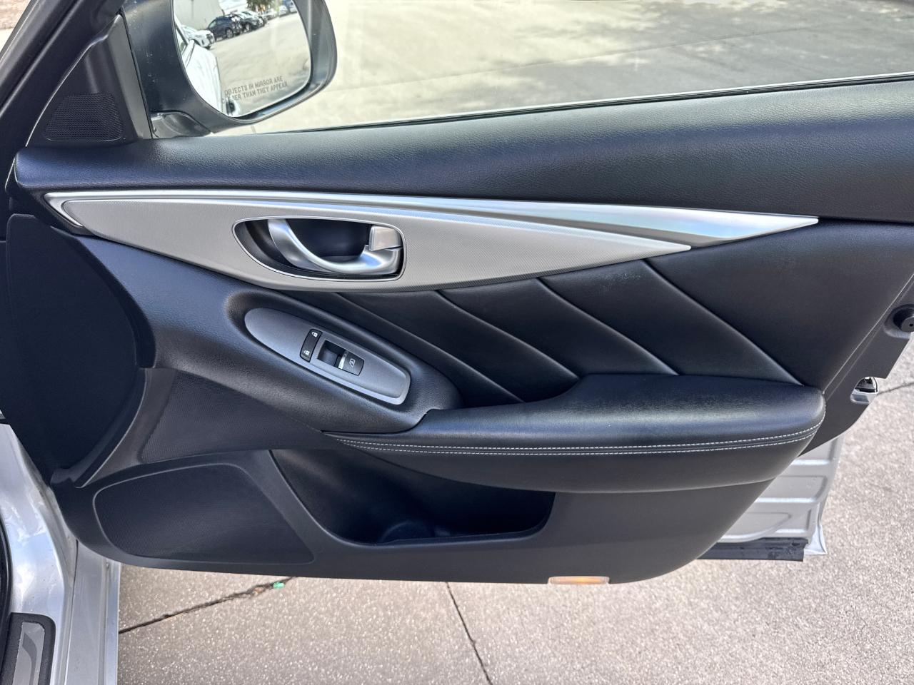 Infiniti Q50 3.0t LUXE AWD 2019