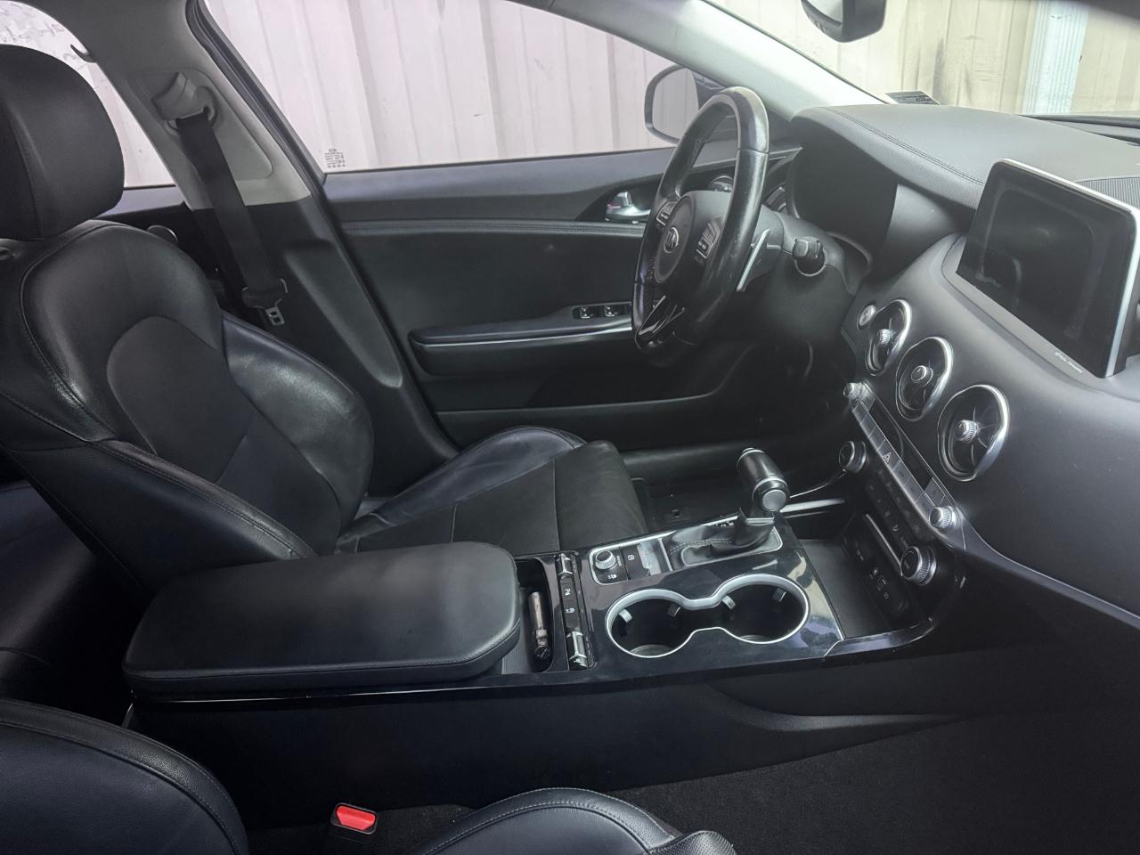 Kia Stinger Premium RWD 2018