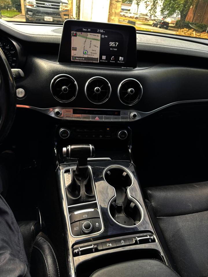 Kia Stinger Premium RWD 2018